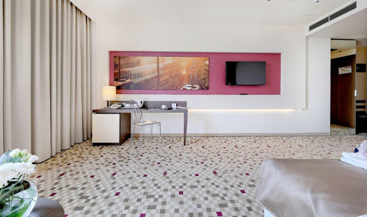 Hotel ז'שוב מראה חיצוני תמונה
