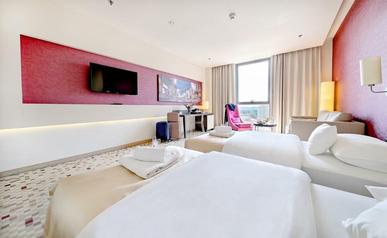 Hotel ז'שוב מראה חיצוני תמונה